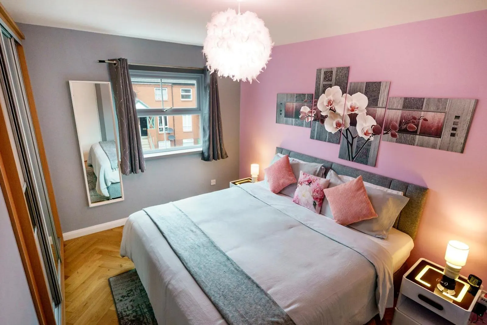 2Br Next To City Centre Queens Uni W Spa Bath Pass The Keys Belfast