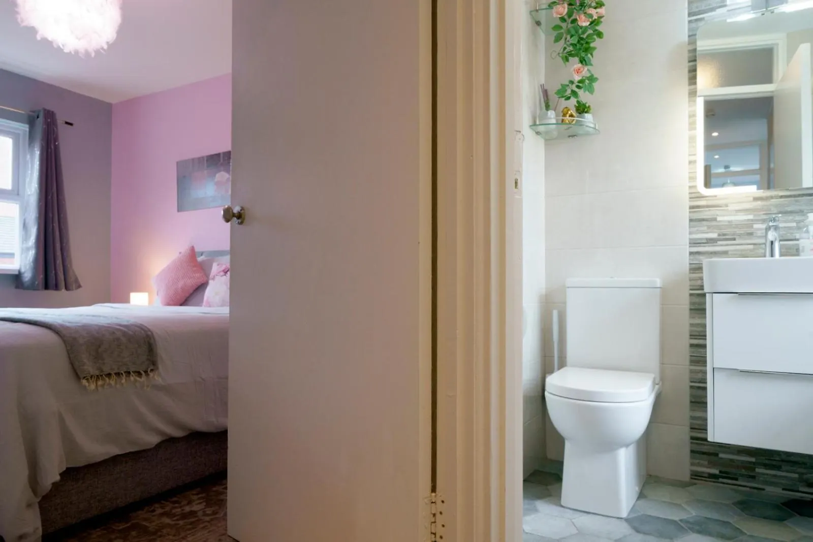 2Br Next To City Centre Queens Uni W Spa Bath Pass The Keys Belfast Apartment